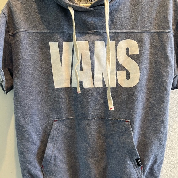 Short sleeve hooded sweatshirt - Picture 2 of 6